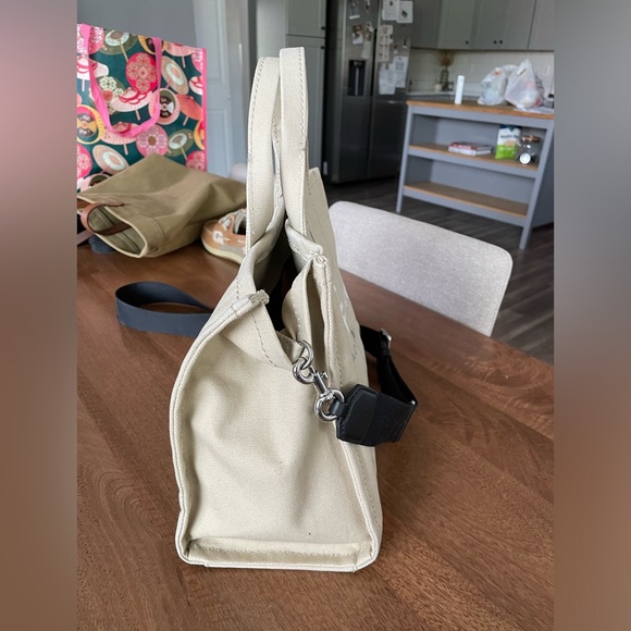 SOLD on Depop - Marc Jacobs Tote Bag 👜 - Picture 4 of 10